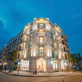 Diamonds Luxury Hotel, hotelli kohteessa Sầm Sơn