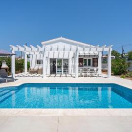 Villa de Amigos, hotel u gradu Cala en Porter