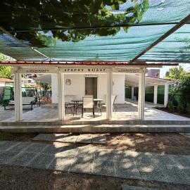 Hermes Grove, Hotel in Katarrákhion