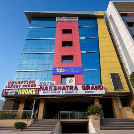 FabHotel Nakshatra Grand, hôtel à Surūrnagar