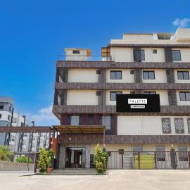 Palette Mahbubabad Railway Station Formerly Hotel RC Platinum、Mahbūbābādのホテル
