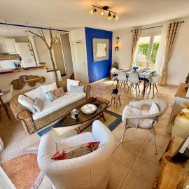 Maison de vacances vue mer - piscine - 8 personnes, hotell sihtkohas Le Port-des-Barques
