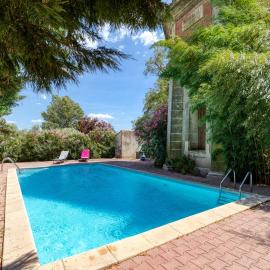 Chez un Ornithologue en Camargue, Hotel in Montcalm