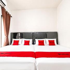 RedDoorz at Villa Erbysa Pantai Karangpapak Garut، فندق في Mancagahar