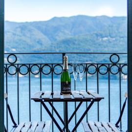 Simo House Stunning Lake View Balcony AC
