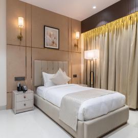 Hotel Lohara Inn, hotell i Chandrapur