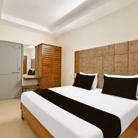 Hotel O Visakhapatnam Railway Junction Formerly Kesava Residency, hotel sa Visakhapatnam