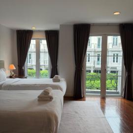 Entire 3Bedroom Townhome, shared swimming pool in Sukhumvit, 2942