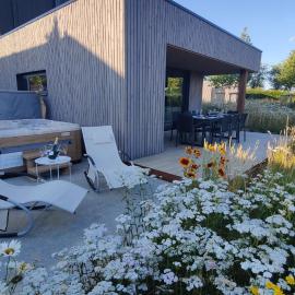 Nature Lake Village – Villa Timberly n°16 – 8 personnes avec jacuzzi، فندق في بولانغ