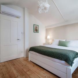 Mansarda Verde by Quokka 360 - Cozy Attic Apartment with Lake View, hotel in Ponte Tresa