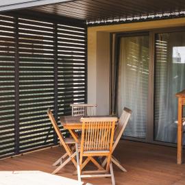 Pioneer house - app with free parking place, terrace and private garden, Hotel in Koliba