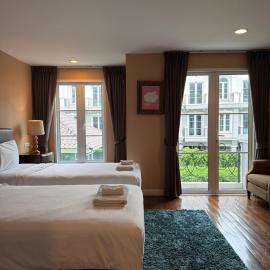 Entire 3Bedroom Townhome, shared swimming pool in Sukhumvit, 2943
