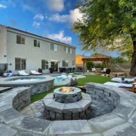 Luxury and Harmony in a 6BR Dream Villa; Pool, Hot Tub, Game room, Near the Las Vegas Strip