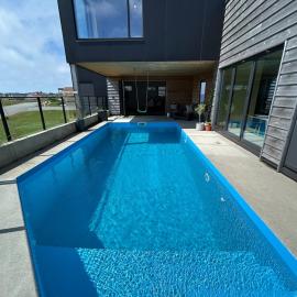 House with pool and steam bath on the beach! – hotel w mieście Farsund
