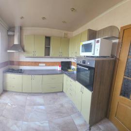 Хостел - Квартира 4 кімнати, Hotel in Pyryatyn