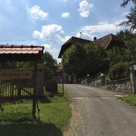 Country House Stoljetna Vila, hotelli kohteessa Seona