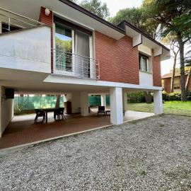 Villa Pineta 161- Jesolo Venezia, hotel in Lido di Jesolo