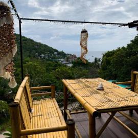 THIP bungalow family room, hotel in Ko Tao
