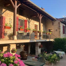 LA PASSIFLORE, hotel in Azé