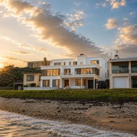 High Tide Seafront at Franskraal, hotel in Franskraal