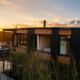Noah's Raft - House Boat, hotel in Pearly Beach