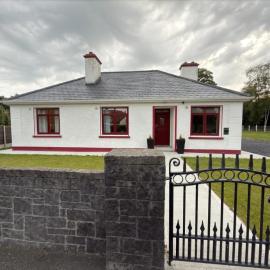 The Old Post Office Cottage, hotel in Castlebar