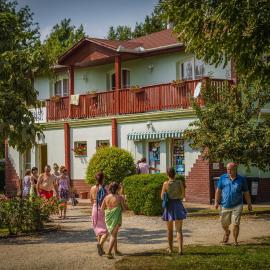 Hajdúböszörményi Termálkemping és Apartman, hotel in Hajdúböszörmény
