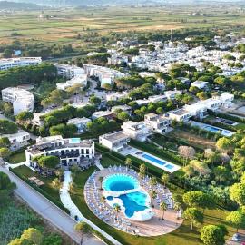 Lura Apartments, hotel a Lalzit Bay