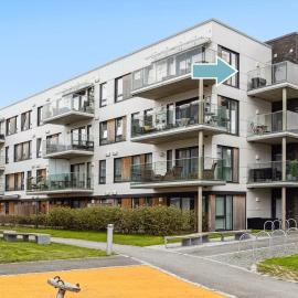 Toppleilighet med utmerkede solforhold sentralt ved jernbanestasjon, IKEA og kjøpesenter, hotel Trondheimben