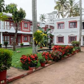 Hillview Beach Resort, hotel Varkalában