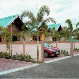 Vrindavan Guest house Near by Bhimashankar Road Pune, hotel in Manchar