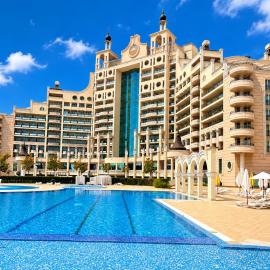 Sunset Resort- First Line & Pool - Private Ap