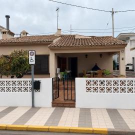 House on the beach, hotel in Oliva