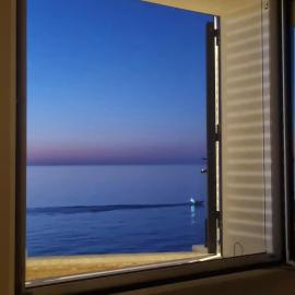 Tornola Luxury Rooms، فندق في تيرمولي