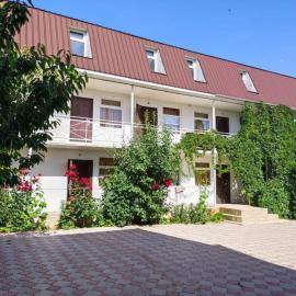 Aiperii, hotel in Bosteri