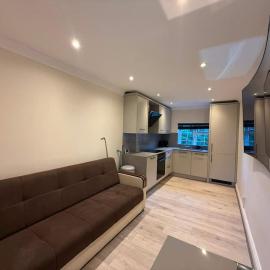 Family-Friendly 4BR Home with Free Parking