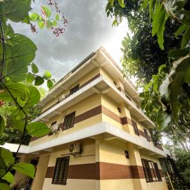Grand Retreat, khách sạn ở Trichūr
