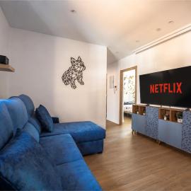 LUJO Maquina Arcade, Patinetes, Netflix y Parking