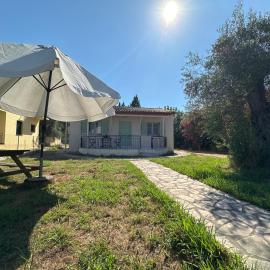 Olive terra holiday aparments, hotel u gradu 'Lefkímmi'