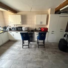 Cottingley Spring farm house, hotel in Leeds