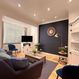 Contractor monthly stay 4BD sleeps 7 x3 parking