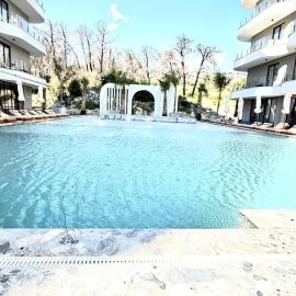 Marina Luxury Apartaments Shengjin, basen, widok, hotel in Shëngjin