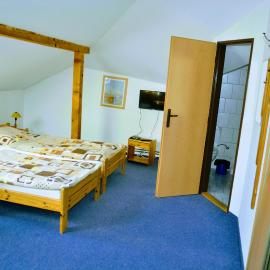 Ubytovanie Zencuch, hotel in Drienica