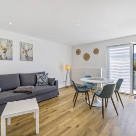 Ferienwohnung 1 links，默辛根的飯店