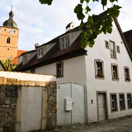 Gemütliche Ferienwohnung mit Fachwerk im Altort, hotel in Sommerhausen