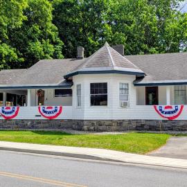 Downtown Home, Central Location, Free EV Charger, hotel a Corinth