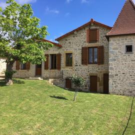 Domaine de la Paroisse Gite, hotel u gradu Renaison