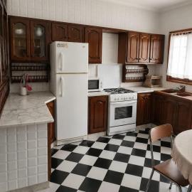 Villa Jasmin 10min walk to the beach, hotel a Bizerte