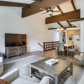 1 Mi to Lake Tahoe! Family & Pet-Friendly Getaway, hotel in Incline Village