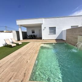 Sumatra Chalet, hotell i Chiclana de la Frontera